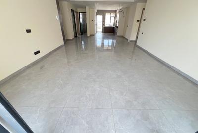 3 Bed Apartment with En Suite in Kilimani - 4