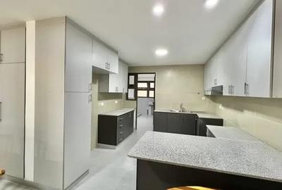 2 Bed Apartment with En Suite in Lavington - 2