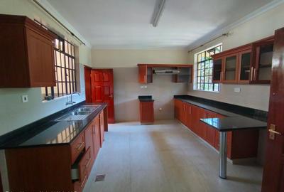 4 Bed Townhouse with En Suite at Off Convent Drive