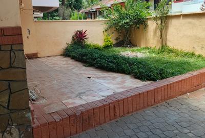 5 Bed Townhouse with En Suite at Lavington