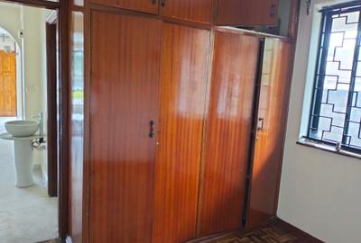 4 Bed Townhouse with En Suite in Lavington