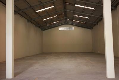 10,000 ft² Warehouse with Service Charge Included at Mombasa Road