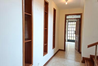 4 Bed Townhouse with En Suite at Off Glory Rd - 4