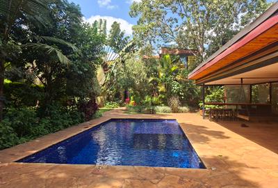 5 Bed House with En Suite at Runda