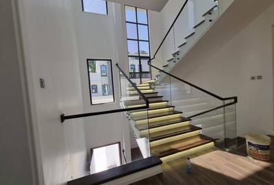 5 Bed Villa with En Suite in Lavington - 4