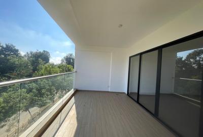 3 Bed Apartment with En Suite in Lavington