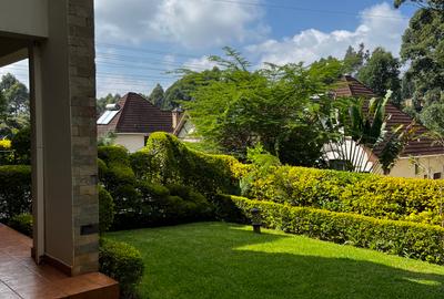 4 Bed Villa with En Suite in Redhill - 4