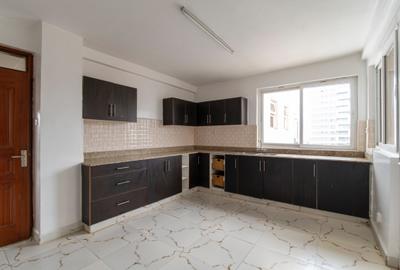 4 Bed Apartment with En Suite in Kilimani