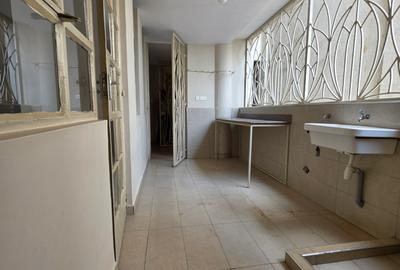 3 Bed Apartment with En Suite in Riverside - 2