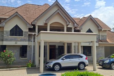 6 Bed House with En Suite in Runda - 2