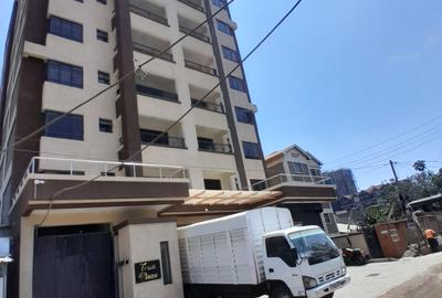 2 Bed Apartment with En Suite in Kamakis
