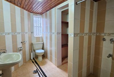 4 Bed House with En Suite in Thigiri