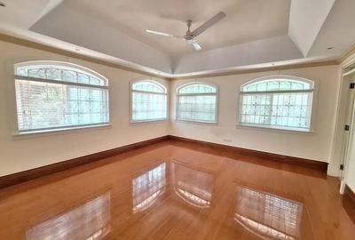 4 Bed House with En Suite in Kitisuru - 3