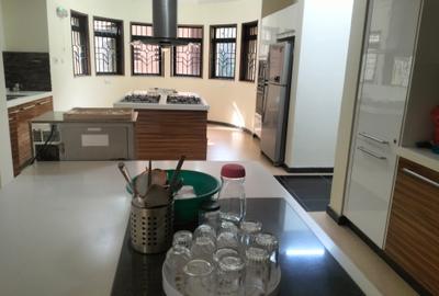 5 Bed Townhouse with En Suite in Kyuna - 3