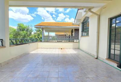 5 Bed House with En Suite in Spring Valley
