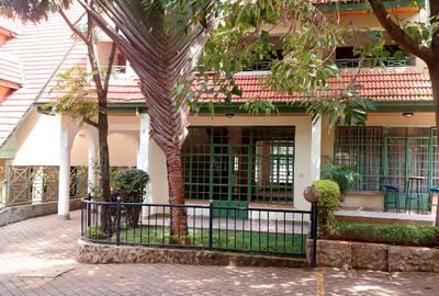 4 Bed Townhouse with En Suite at Lavington - 4
