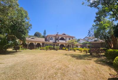 5 Bed House with En Suite in Lavington - 3