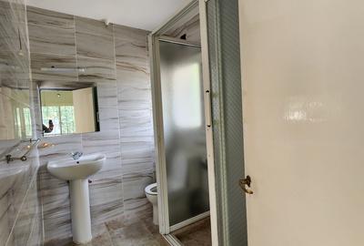 3 Bed Apartment with En Suite in Parklands - 4