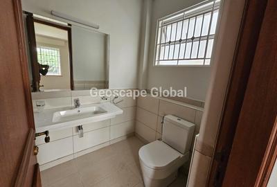 3 Bed House with En Suite in Runda