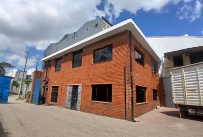 3,000 ft² Warehouse with Backup Generator in Industrial Area