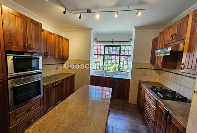 4 Bed Townhouse with En Suite in Spring Valley - 2