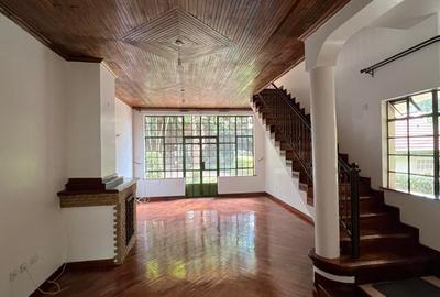 5 Bed Townhouse with En Suite in Lavington - 3