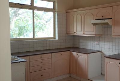 10 Bed Apartment with En Suite at Raphta Road - 3