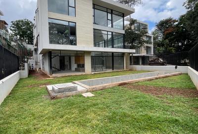6 Bed Villa with En Suite in Lavington