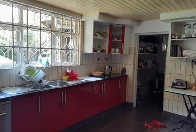 3 Bed House with En Suite in Karen