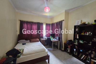 5 Bed Townhouse with En Suite in Spring Valley