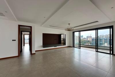 4 Bed Apartment with En Suite at Riverside Drive - 4