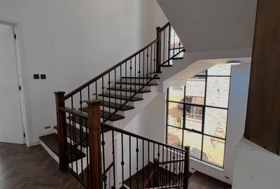 4 Bed Townhouse with En Suite in Lavington