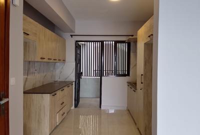 3 Bed Apartment with En Suite at 13 Schoollane - 2