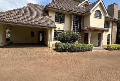 5 Bed Townhouse with En Suite at Lavington Green - 3