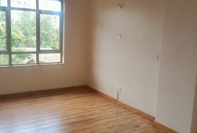 3 Bed Apartment with En Suite in Kileleshwa