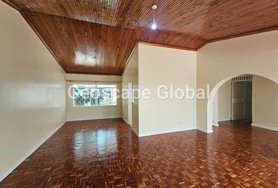 4 Bed House with En Suite in Nyari - 2