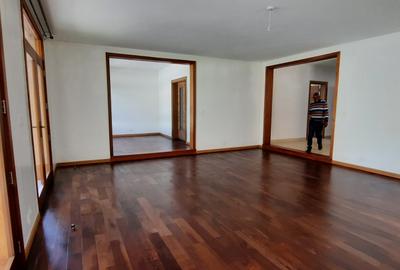 5 Bed Villa with En Suite in Lavington - 4