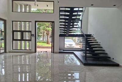 5 Bed Townhouse with En Suite in Karen - 2