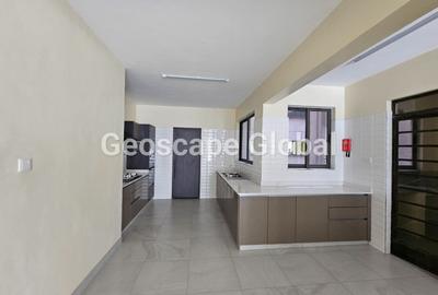 2 Bed Apartment with En Suite in Westlands Area