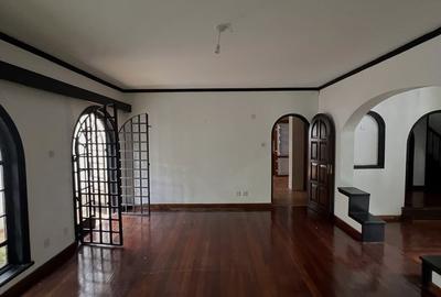 4 Bed Townhouse with En Suite at Riverside Drive - 4