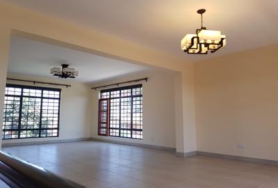 4 Bed House with En Suite in Runda