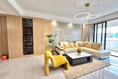 3 Bed Apartment with En Suite in Riverside