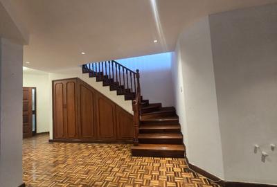 4 Bed Townhouse with En Suite in Spring Valley
