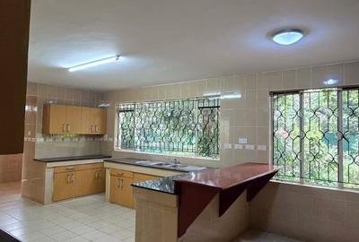 4 Bed House with En Suite at Gigiri - 4