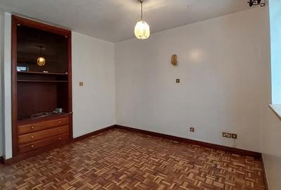 4 Bed Townhouse with En Suite at Westlands - 2