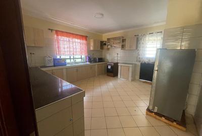 5 Bed House with En Suite in Ngong