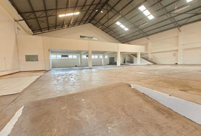 8,700 ft² Warehouse with Parking in Ruaraka