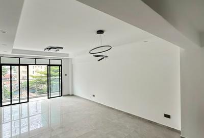 2 Bed Apartment with En Suite in Lavington