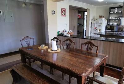 4 Bed Townhouse with En Suite in Rosslyn