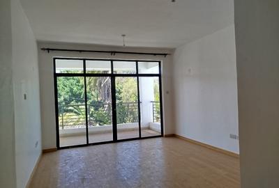 5 Bed House with En Suite in Lavington - 3